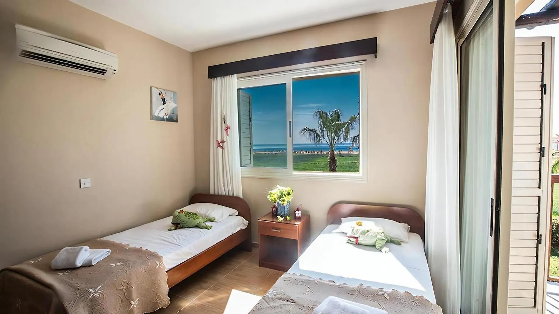 Villa Aspro Enas - Stunning 3 Bedroom Ayia Thekla Villa With Private Pool And Sea Views Ayía Nápa
