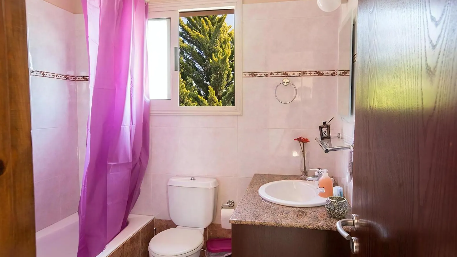 Villa Aspro Enas - Stunning 3 Bedroom Ayia Thekla Villa With Private Pool And Sea Views Ayía Nápa